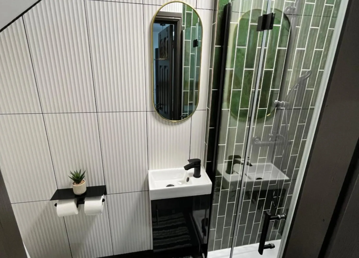 Fabulous 3 Bed Apartment - Near Excel - Sleeps 6 - 8 London United Kingdom