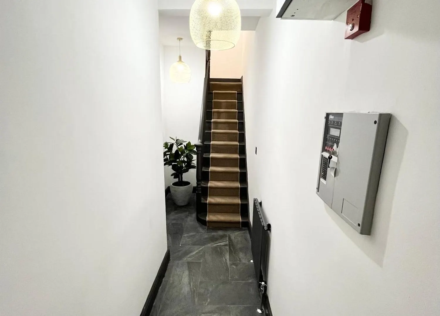 Fabulous 3 Bed Apartment - Near Excel - Sleeps 6 - 8 London