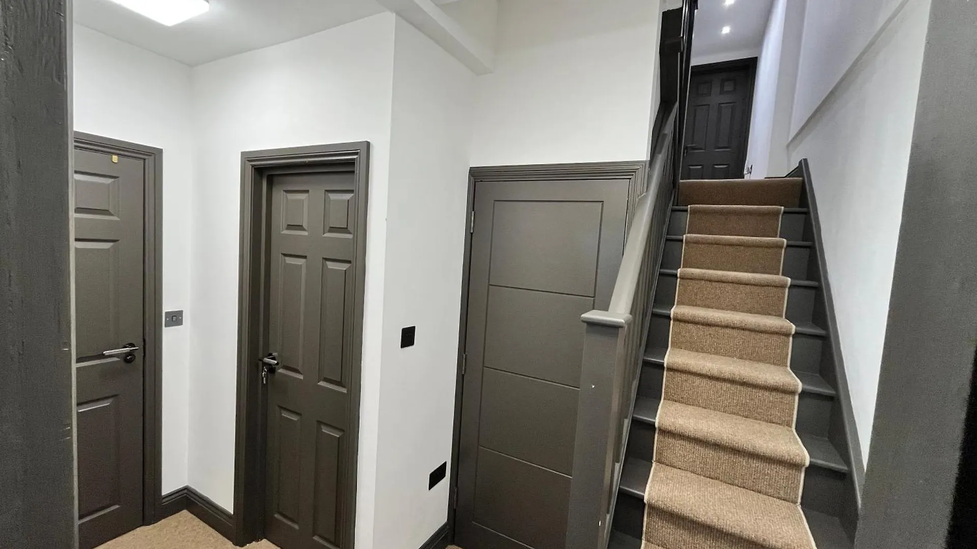 Fabulous 3 Bed Apartment - Near Excel - Sleeps 6 - 8 London