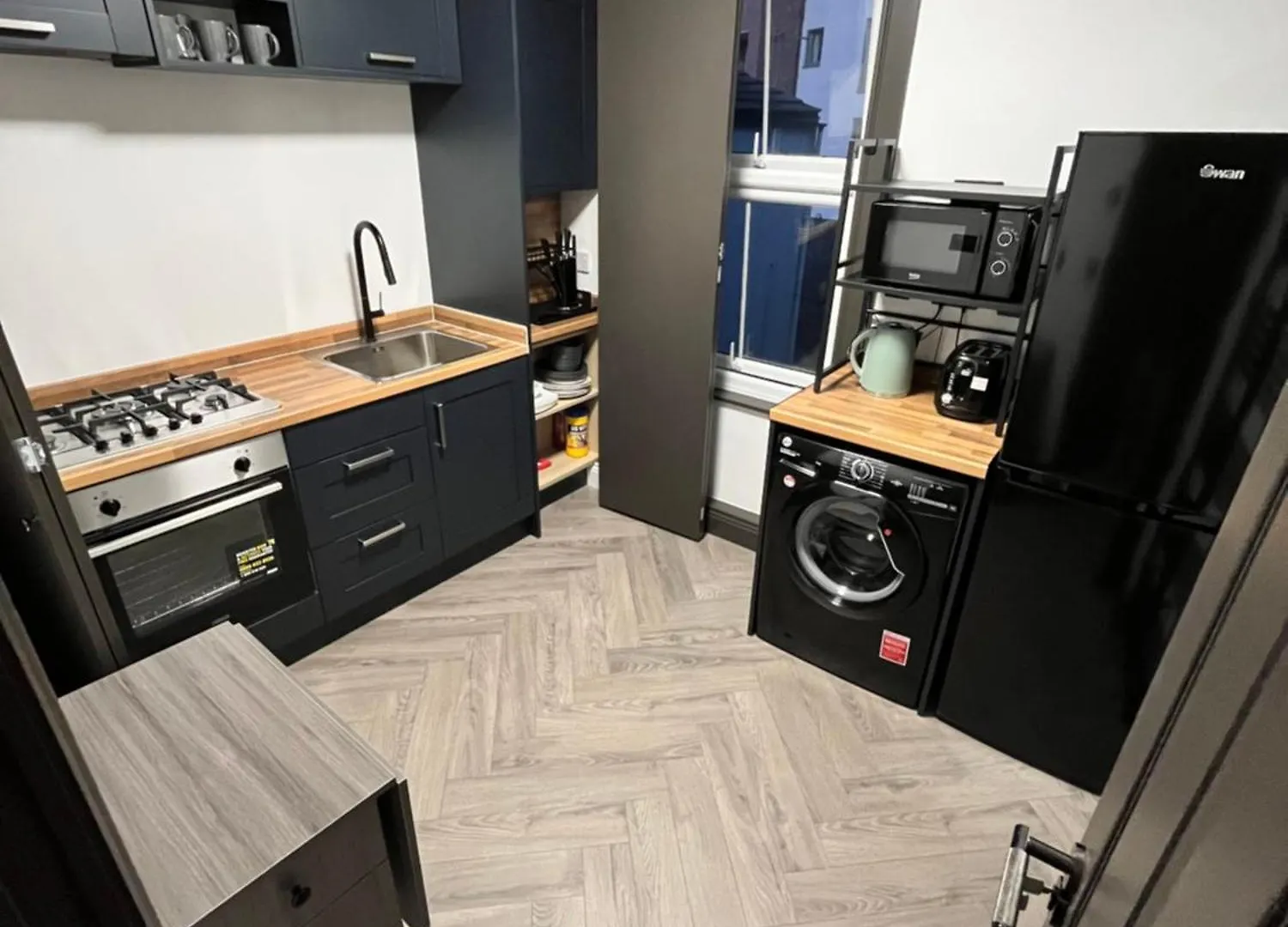 Fabulous 3 Bed Apartment - Near Excel - Sleeps 6 - 8 London
