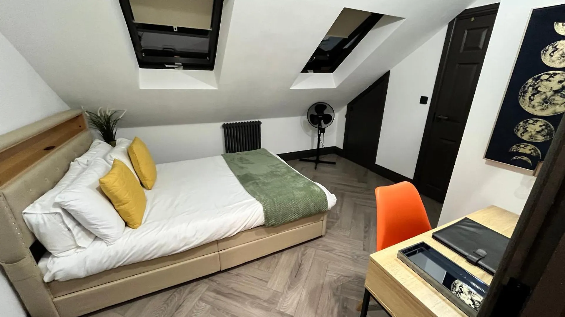 Fabulous 3 Bed Apartment - Near Excel - Sleeps 6 - 8 London United Kingdom