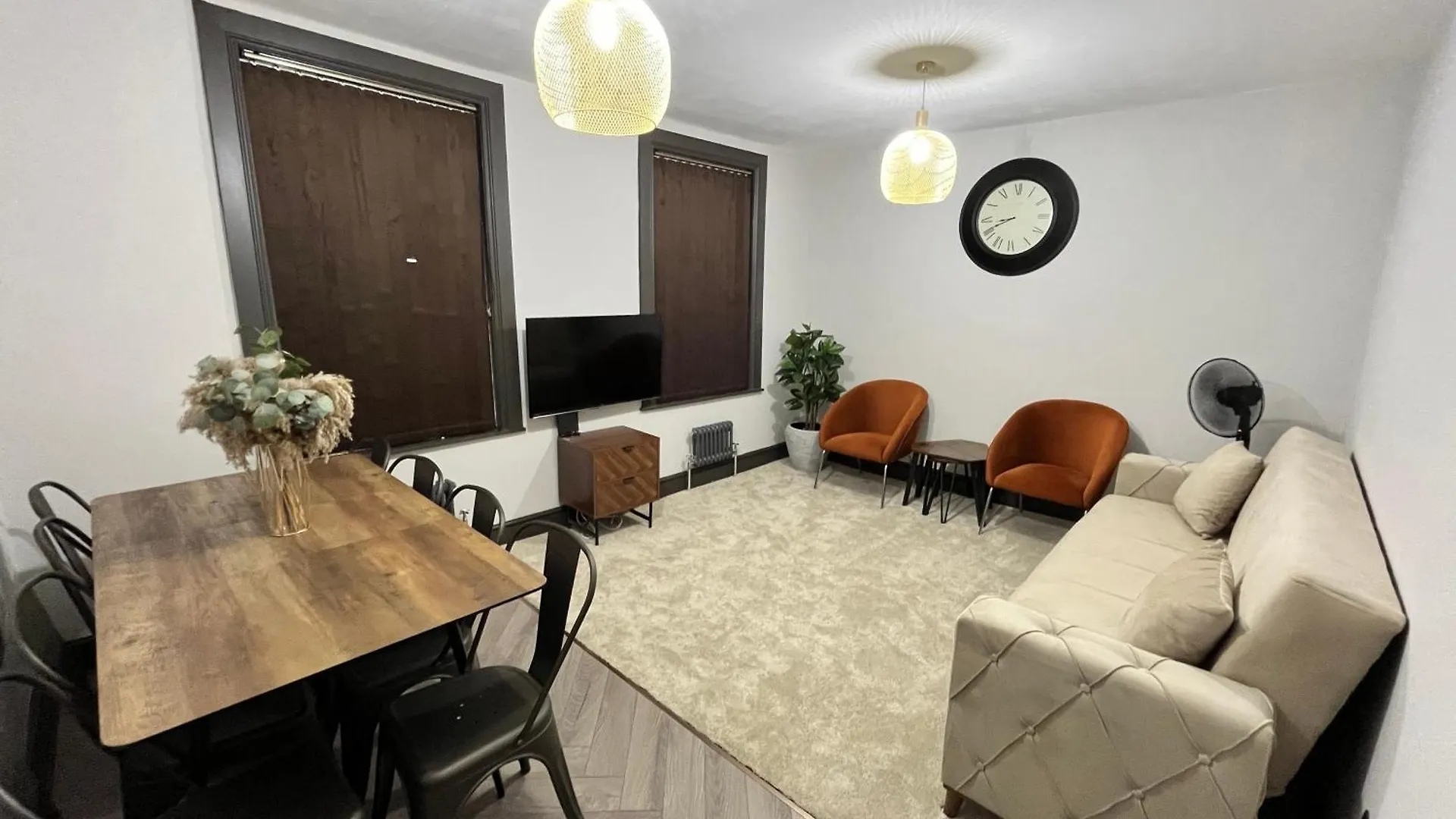 Fabulous 3 Bed Apartment - Near Excel - Sleeps 6 - 8 London